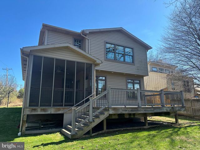 1007 AMELIA AVE., State College, PA 16801