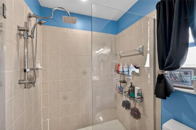 605 CYPRESS PARK AVENUE, Tarpon Springs, FL 34689