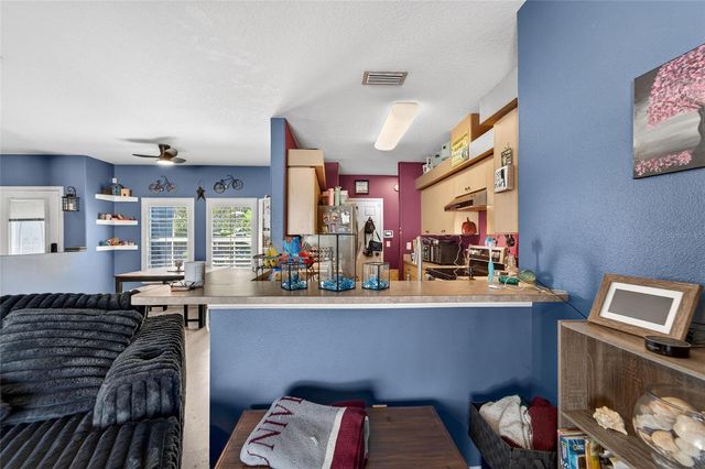 605 CYPRESS PARK AVENUE, Tarpon Springs, FL 34689