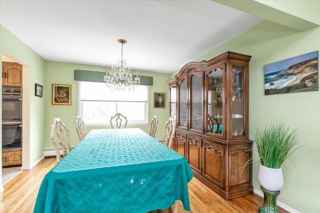 854 Oakland Court, North Bellmore, NY 11710