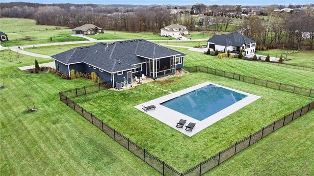 14251 Cattle Ranch Drive, Smithville, MO 64089