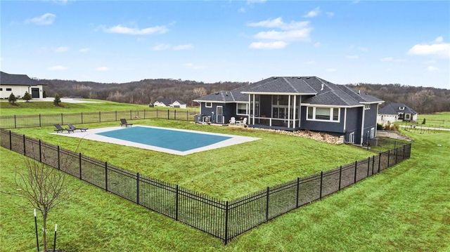 14251 Cattle Ranch Drive, Smithville, MO 64089