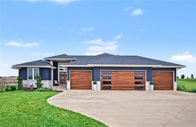 14251 Cattle Ranch Drive, Smithville, MO 64089