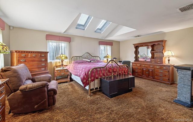 110 Florida Avenue, Commack, NY 11725