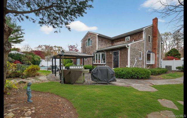 110 Florida Avenue, Commack, NY 11725