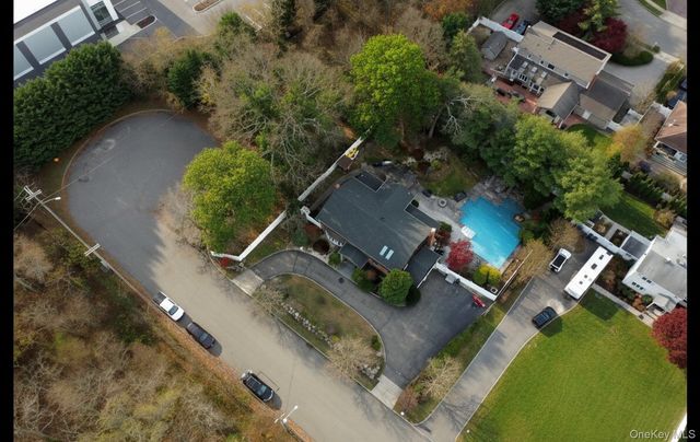 110 Florida Avenue, Commack, NY 11725