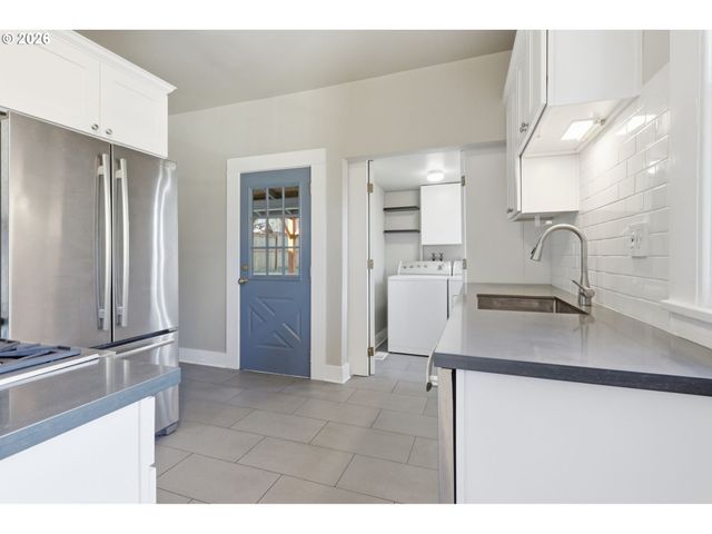 25 Se 76TH Ave, Portland, OR 97215