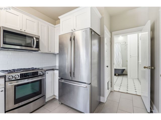 25 Se 76TH Ave, Portland, OR 97215