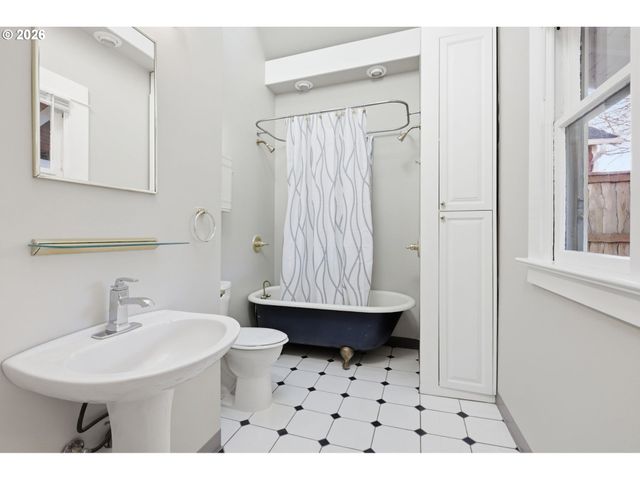 25 Se 76TH Ave, Portland, OR 97215