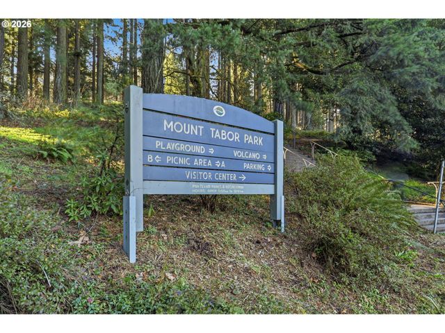 25 Se 76TH Ave, Portland, OR 97215