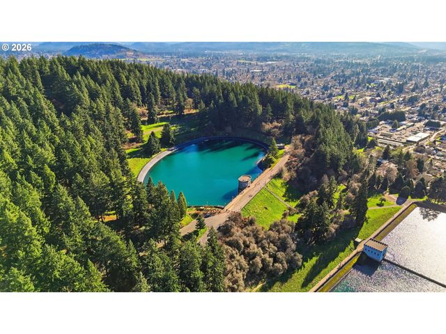 25 Se 76TH Ave, Portland, OR 97215