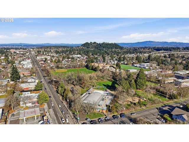 25 Se 76TH Ave, Portland, OR 97215