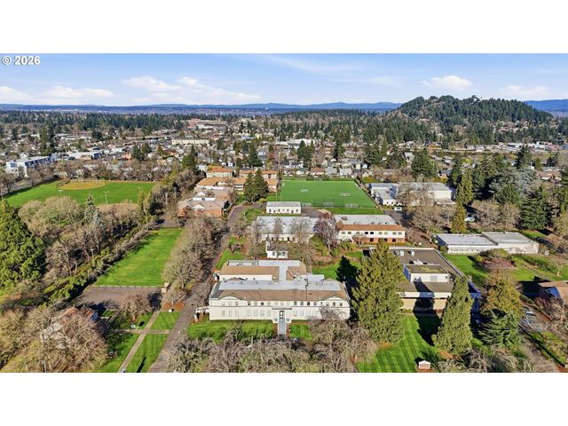 25 Se 76TH Ave, Portland, OR 97215