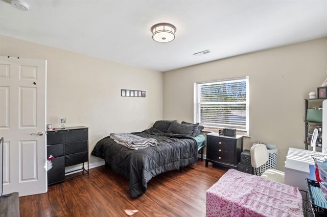 5301 Leon Ct, Green Twp, OH 45238