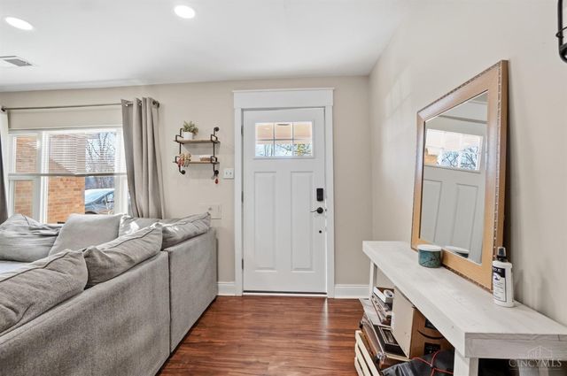 5301 Leon Ct, Green Twp, OH 45238