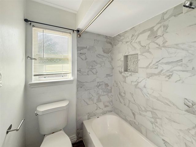 3310 Country Club Boulevard, Stafford, TX 77477