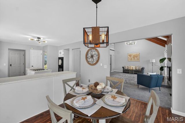 13023 Walnutway Manor, St Louis, MO 63146