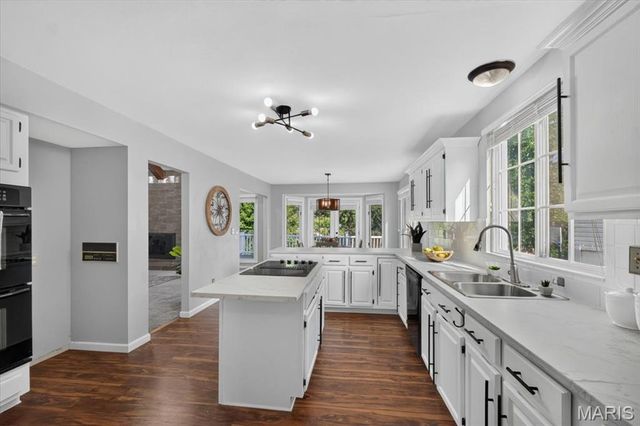 13023 Walnutway Manor, St Louis, MO 63146