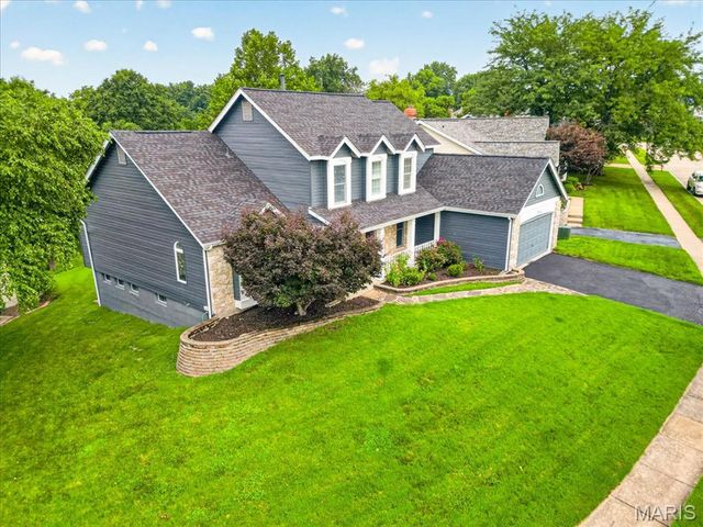 13023 Walnutway Manor, St Louis, MO 63146
