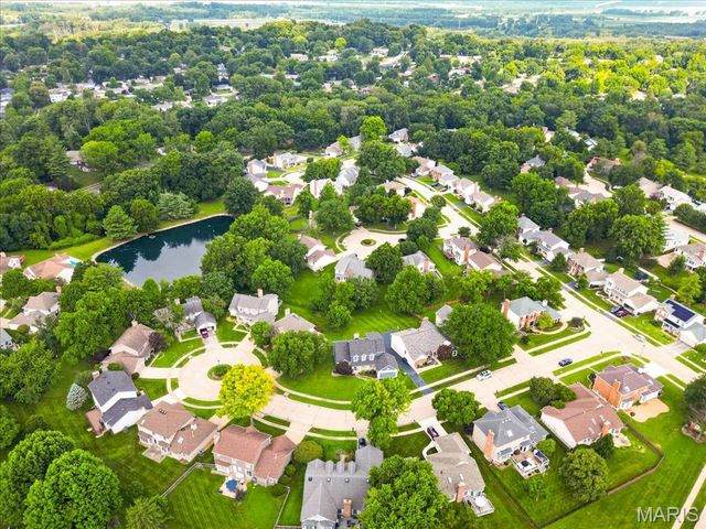 13023 Walnutway Manor, St Louis, MO 63146