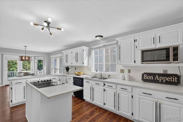 13023 Walnutway Manor, St Louis, MO 63146