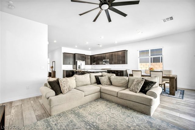 64 Reverie Heights Avenue, Henderson, NV 89011