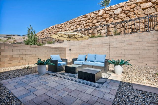 64 Reverie Heights Avenue, Henderson, NV 89011