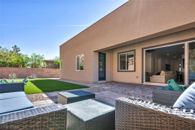 64 Reverie Heights Avenue, Henderson, NV 89011