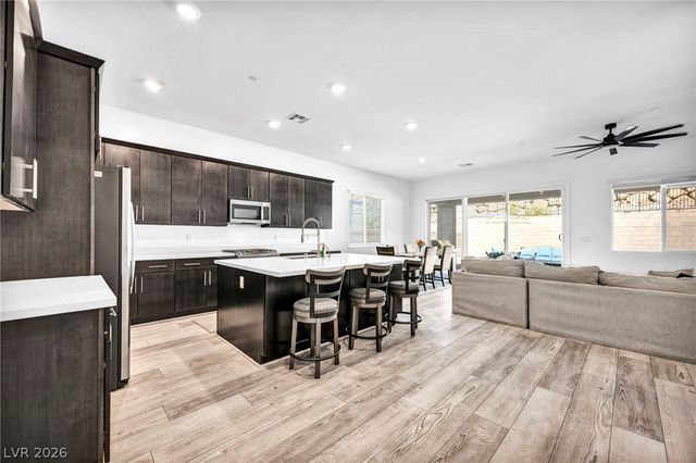 64 Reverie Heights Avenue, Henderson, NV 89011