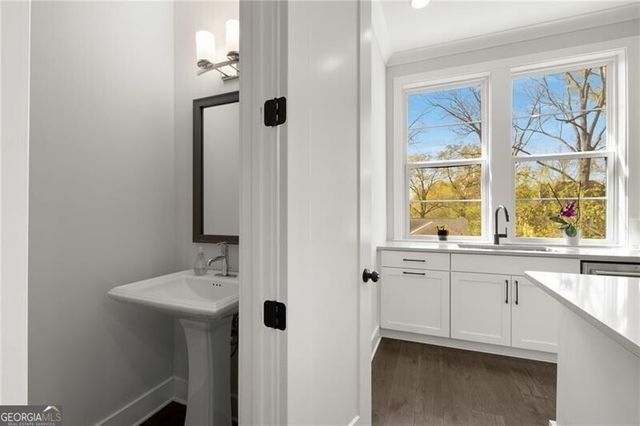 1712 Edgehill Manor Street NE, Atlanta, GA 30317