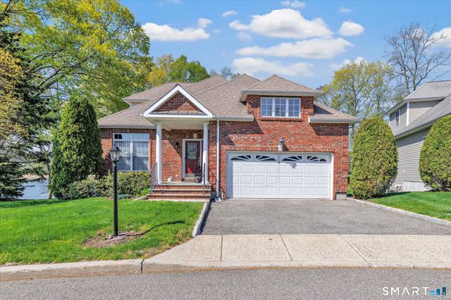 69 Jasmine Circle 69, Milford, CT 06461