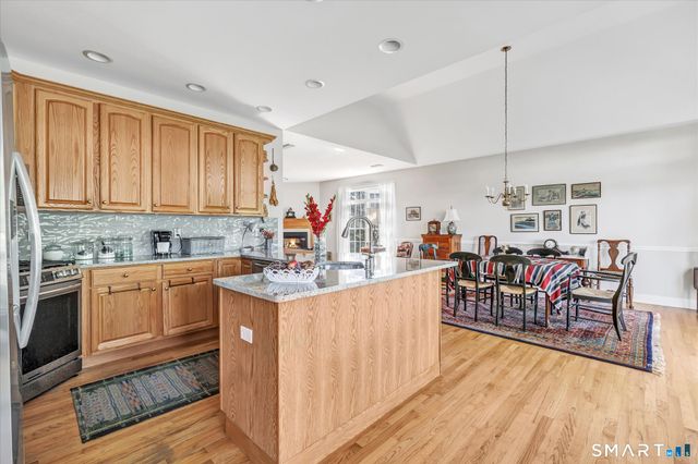 69 Jasmine Circle 69, Milford, CT 06461