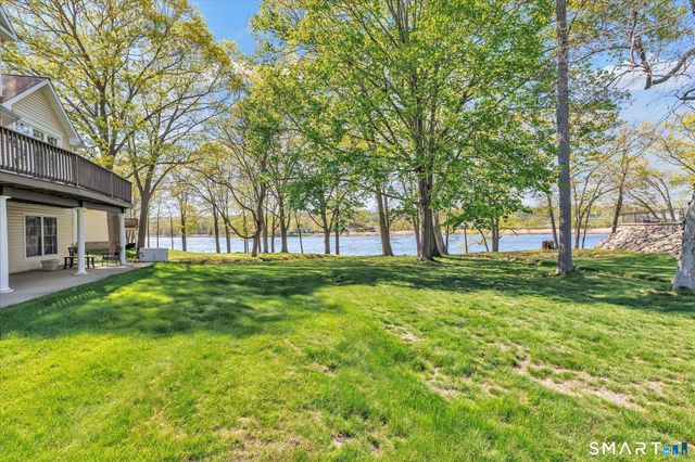 69 Jasmine Circle 69, Milford, CT 06461