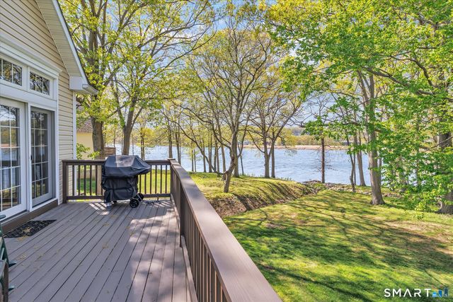 69 Jasmine Circle 69, Milford, CT 06461
