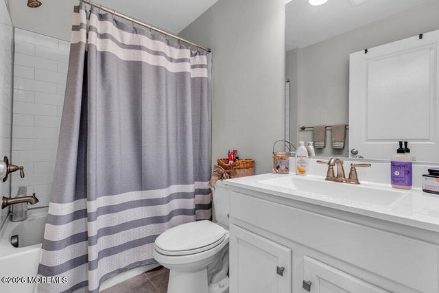 5 Farrah Drive, Manahawkin, NJ 08050