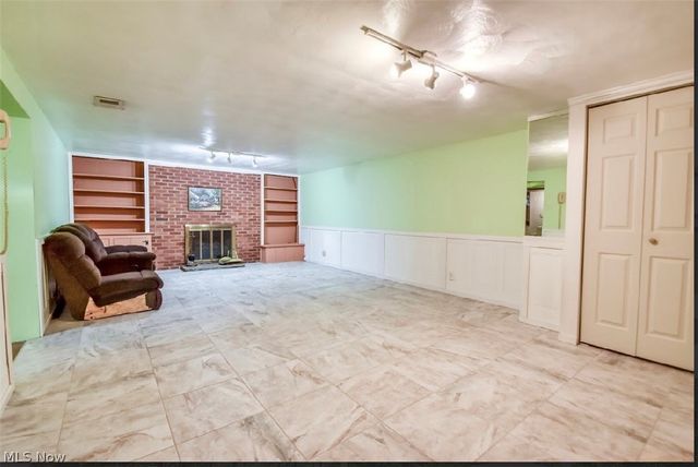6680 Glenella Drive, Seven Hills, OH 44131