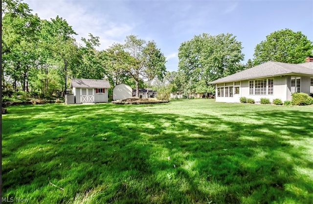 6680 Glenella Drive, Seven Hills, OH 44131
