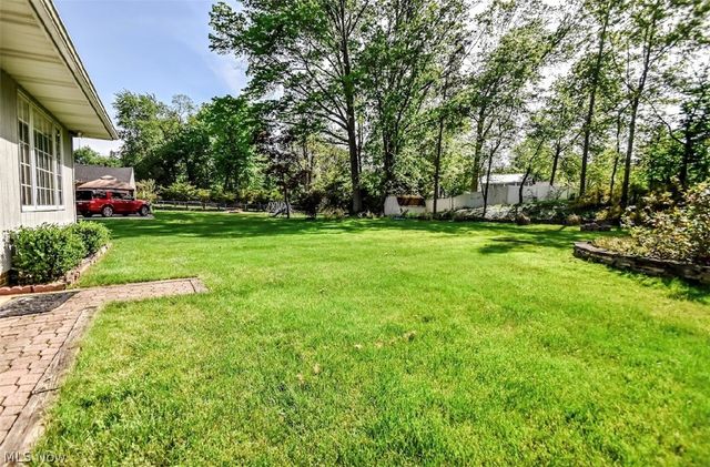 6680 Glenella Drive, Seven Hills, OH 44131