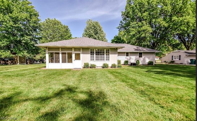 6680 Glenella Drive, Seven Hills, OH 44131