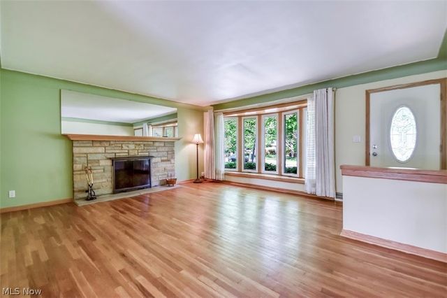 6680 Glenella Drive, Seven Hills, OH 44131