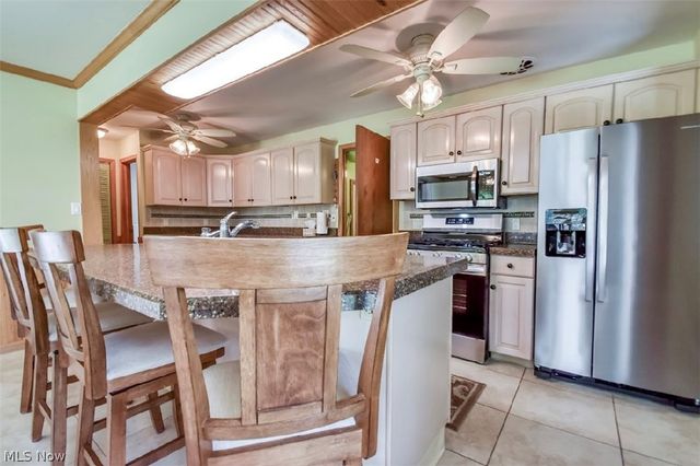 6680 Glenella Drive, Seven Hills, OH 44131