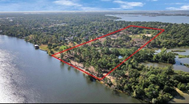 000 W Wallisville Road, Highlands, TX 77562