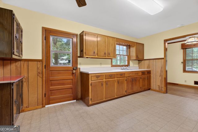 442 Stonewood Drive, Stone Mountain, GA 30087
