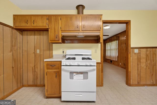 442 Stonewood Drive, Stone Mountain, GA 30087