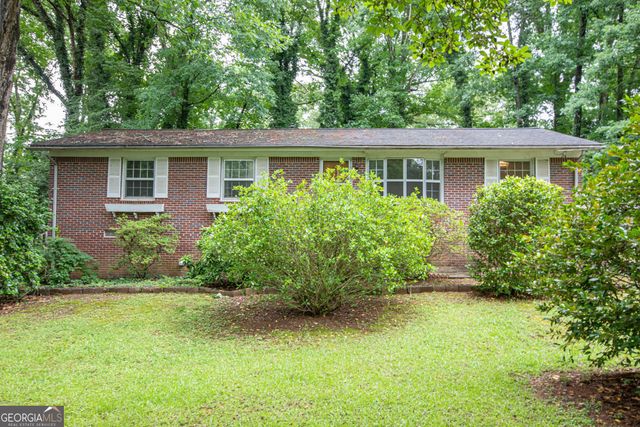 442 Stonewood Drive, Stone Mountain, GA 30087