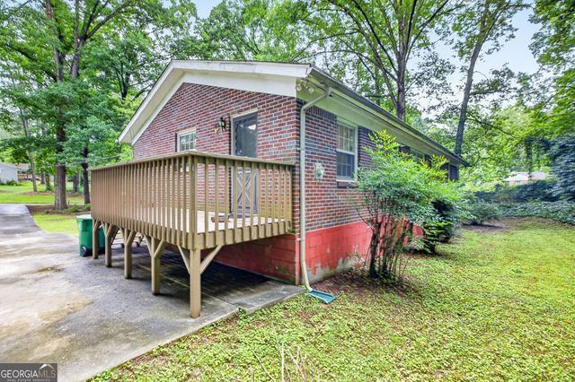 442 Stonewood Drive, Stone Mountain, GA 30087
