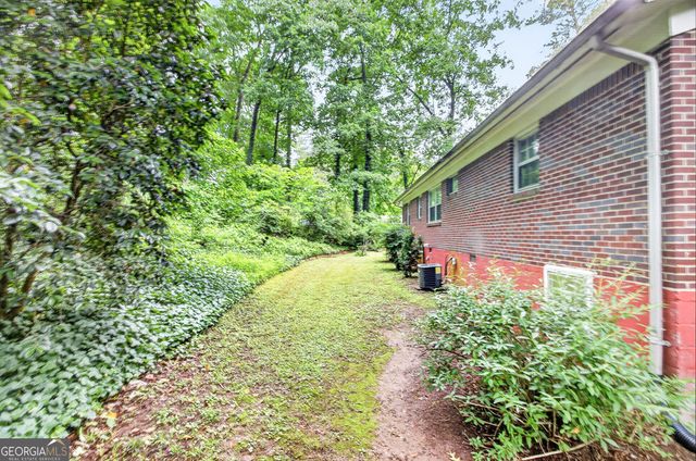 442 Stonewood Drive, Stone Mountain, GA 30087