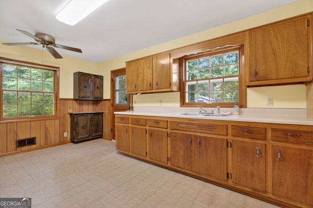 442 Stonewood Drive, Stone Mountain, GA 30087