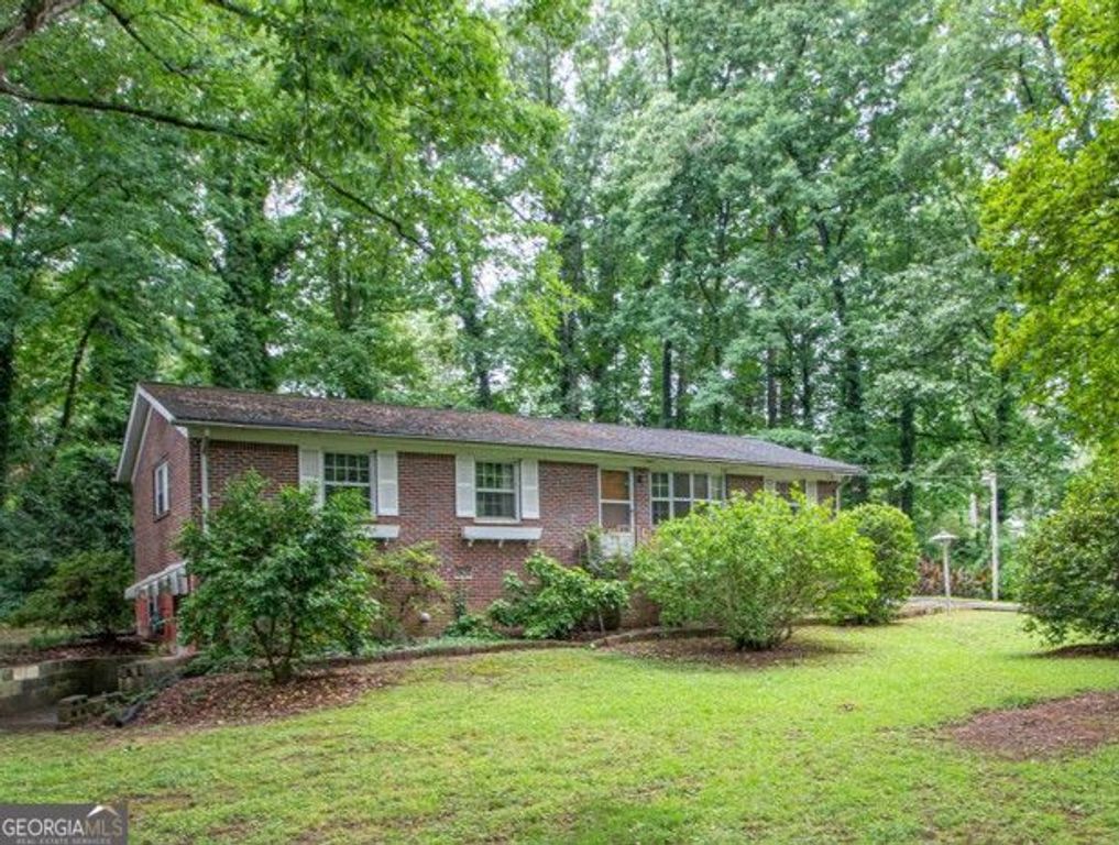 442 Stonewood Drive, Stone Mountain, GA 30087