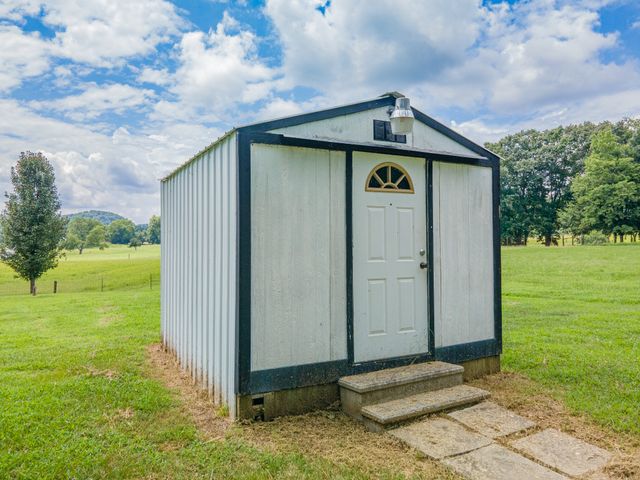 1625 Fishing Ford Rd, Belfast, TN 37019